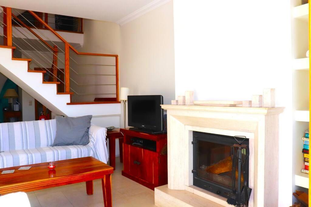 Sea Breeze House Ericeira - Ribeira Dilhas Beach 외부 사진